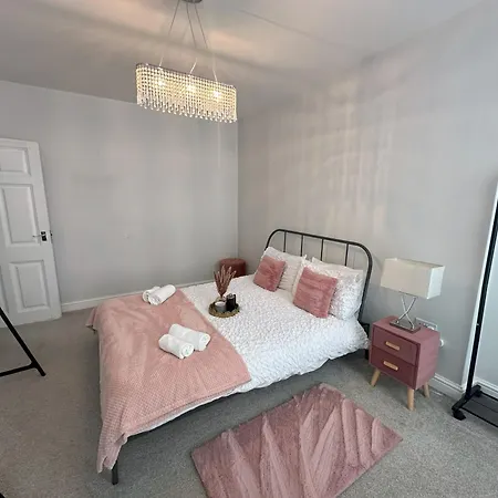 The - 1 Bed Apartment *