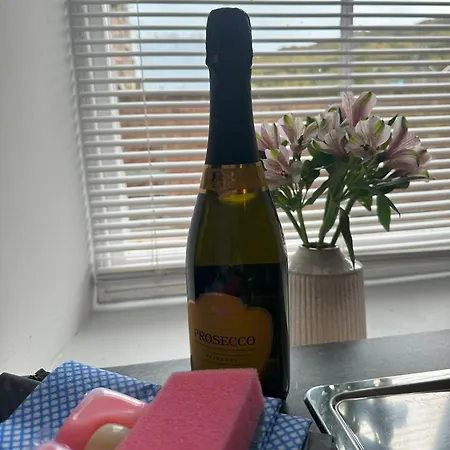 The - 1 Bedroom - Sleeps 2 *